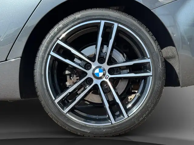 BMW 1 Series view 11