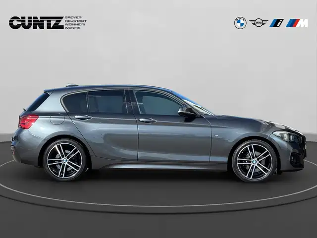 BMW 1 Series view 5