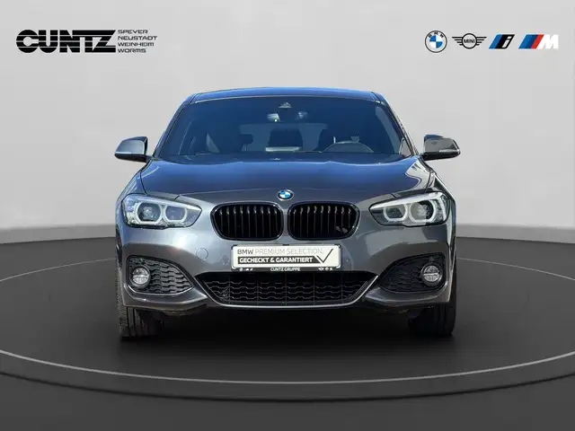 BMW 1 Series view 3