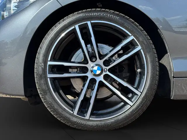 BMW 1 Series view 10