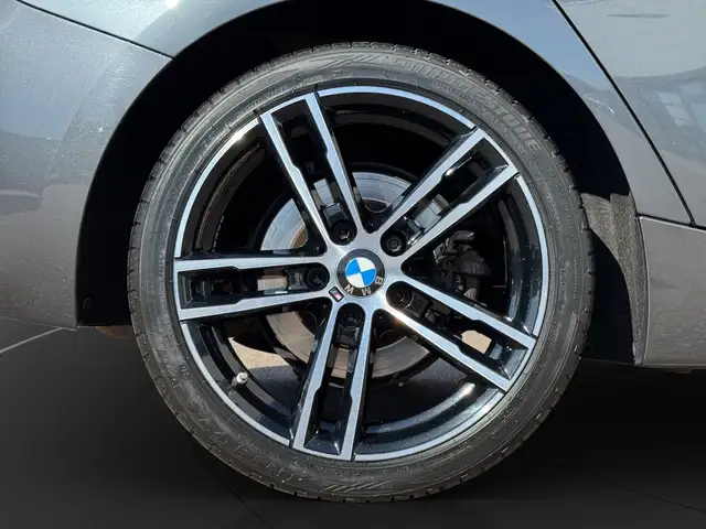 BMW 1 Series view 13