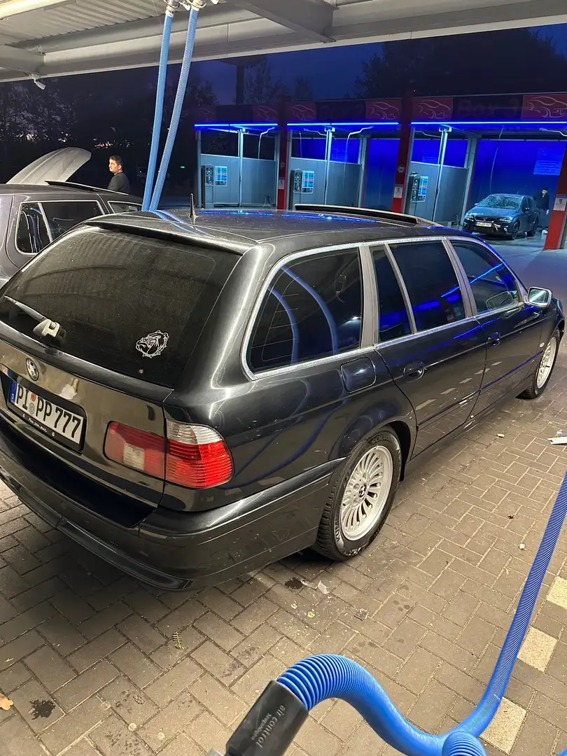 BMW 525 525d touring Edition Exclusive Schwarz - 2