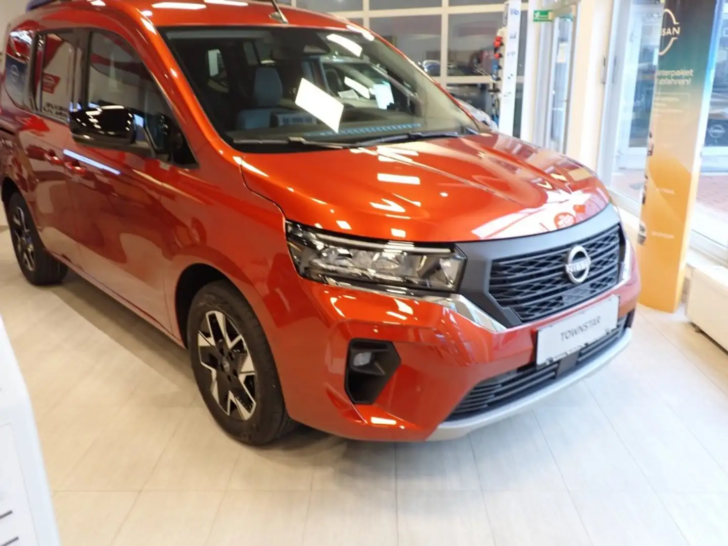 Nissan Townstar Tekna 1.3 DIG-T 130 6MT L1 Braun - 1
