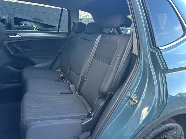 Volkswagen Tiguan Allspace view 14