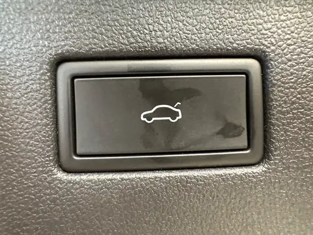 Volkswagen Tiguan Allspace view 9