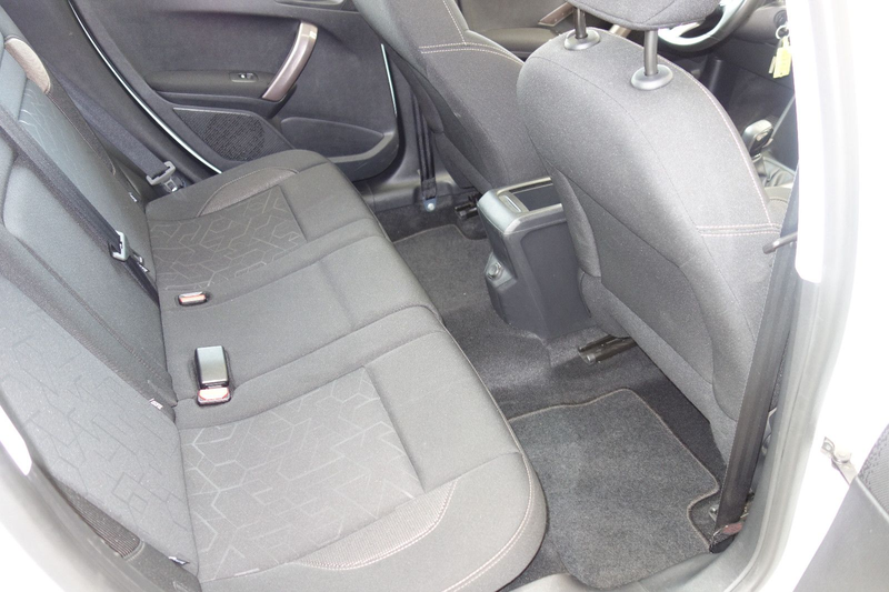 Peugeot 2008 Active/Navi,Klima,1-Hand,TÜV BIS-07-2028 — photo 8