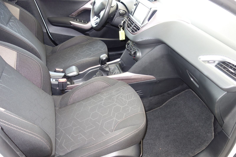 Peugeot 2008 Active/Navi,Klima,1-Hand,TÜV BIS-07-2028 — photo 7
