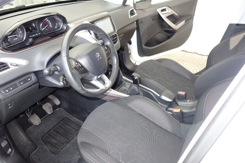 Peugeot 2008 Active/Navi,Klima,1-Hand,TÜV BIS-07-2028 — photo 11