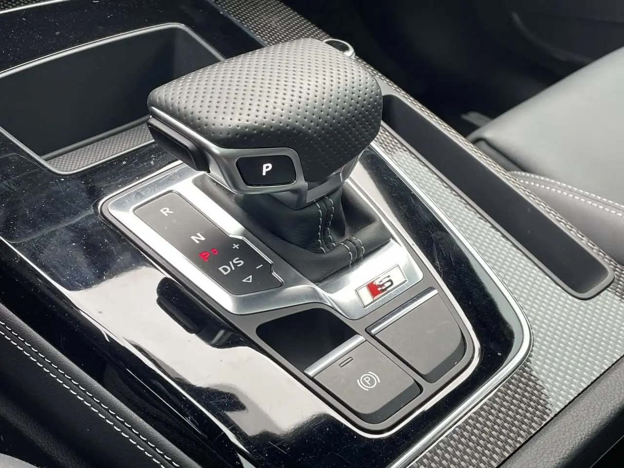 Audi SQ5 снимка Audi SQ5