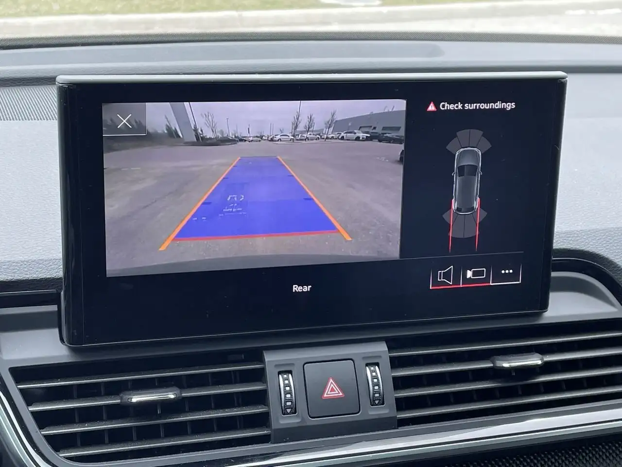 Audi SQ5 снимка Audi SQ5