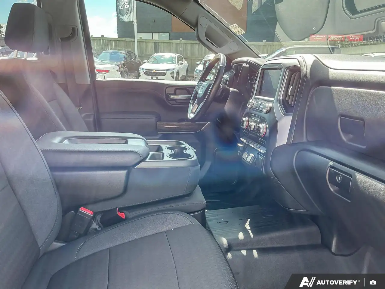GMC Sierra 1500 снимка GMC Sierra 1500