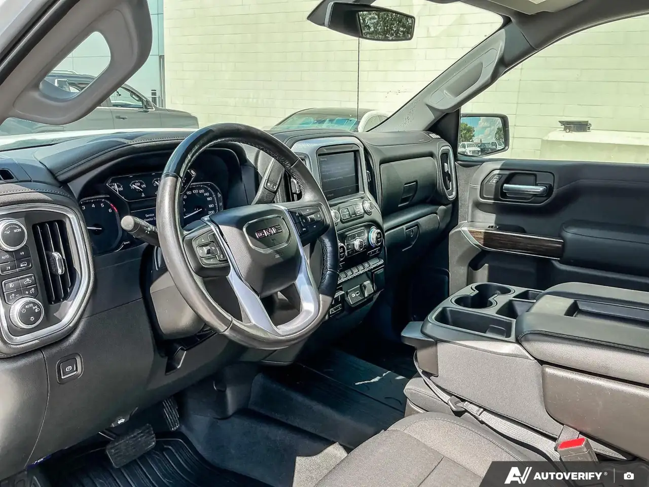 GMC Sierra 1500 снимка GMC Sierra 1500