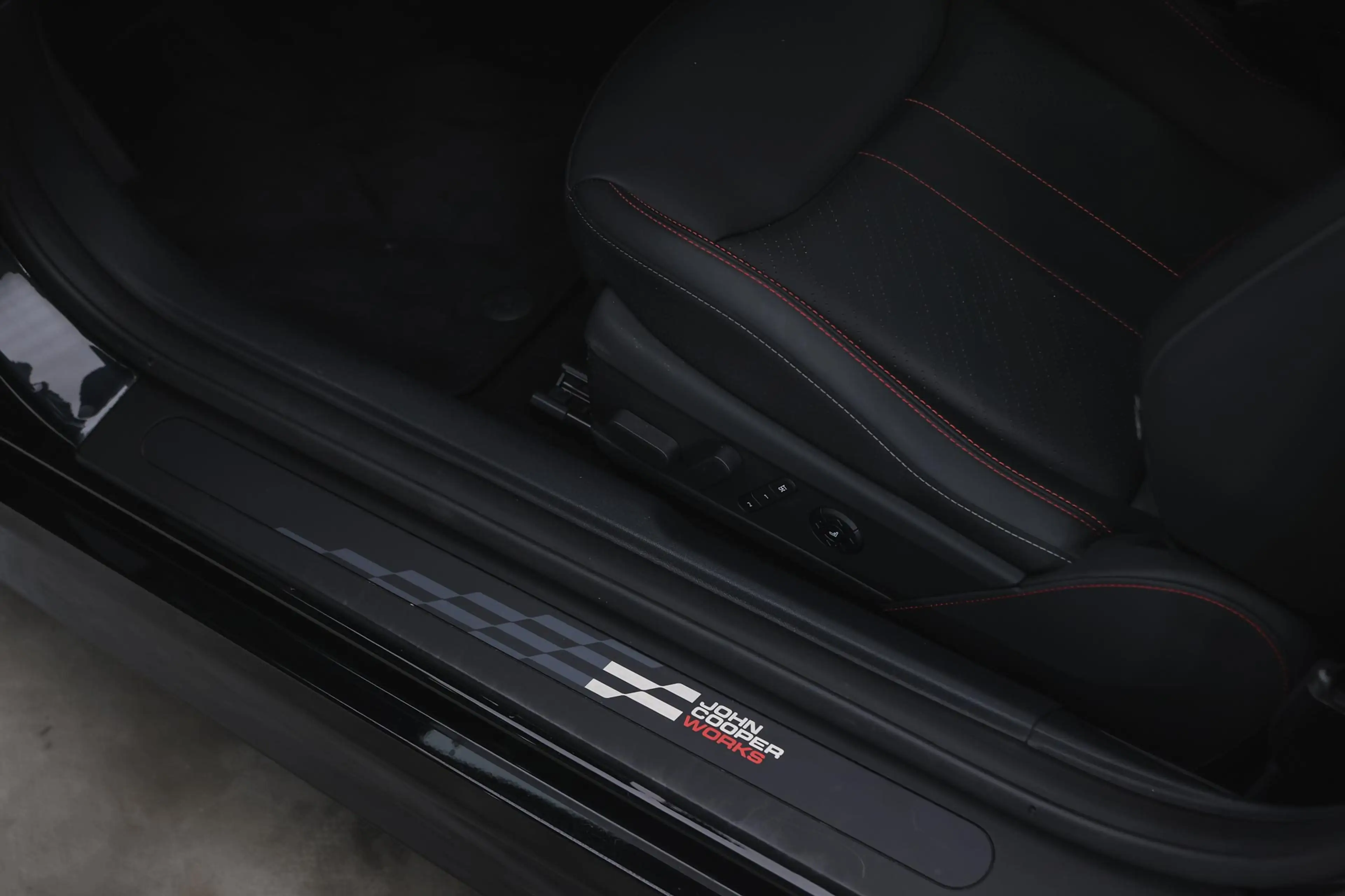 MINI Cooper SE Hatchback / John Cooper Works / Pakket XL / John C — photo 10