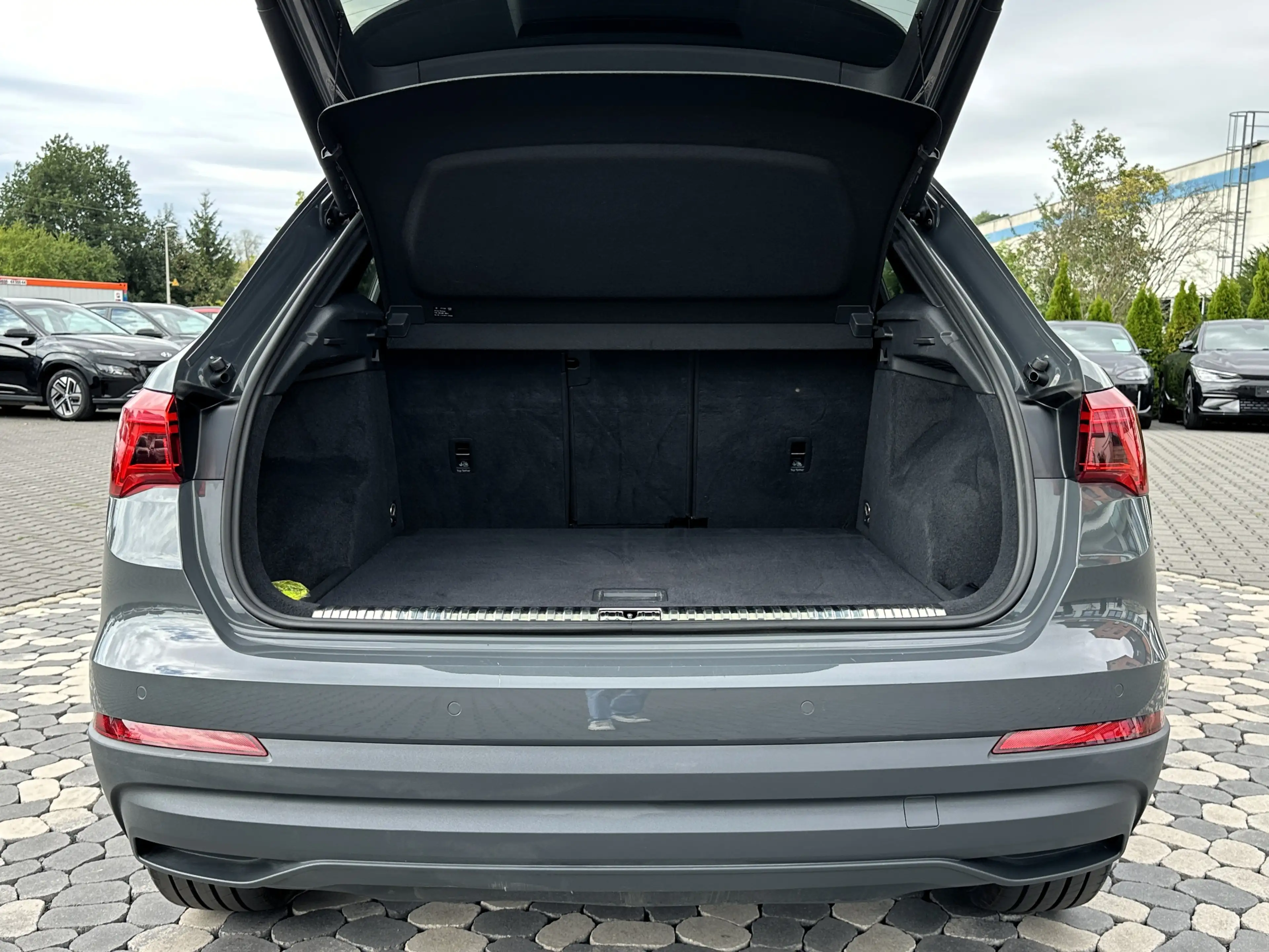 Audi Q3 S-Line Int. MATRIX NAVI SHZ APS eHECK — photo 27