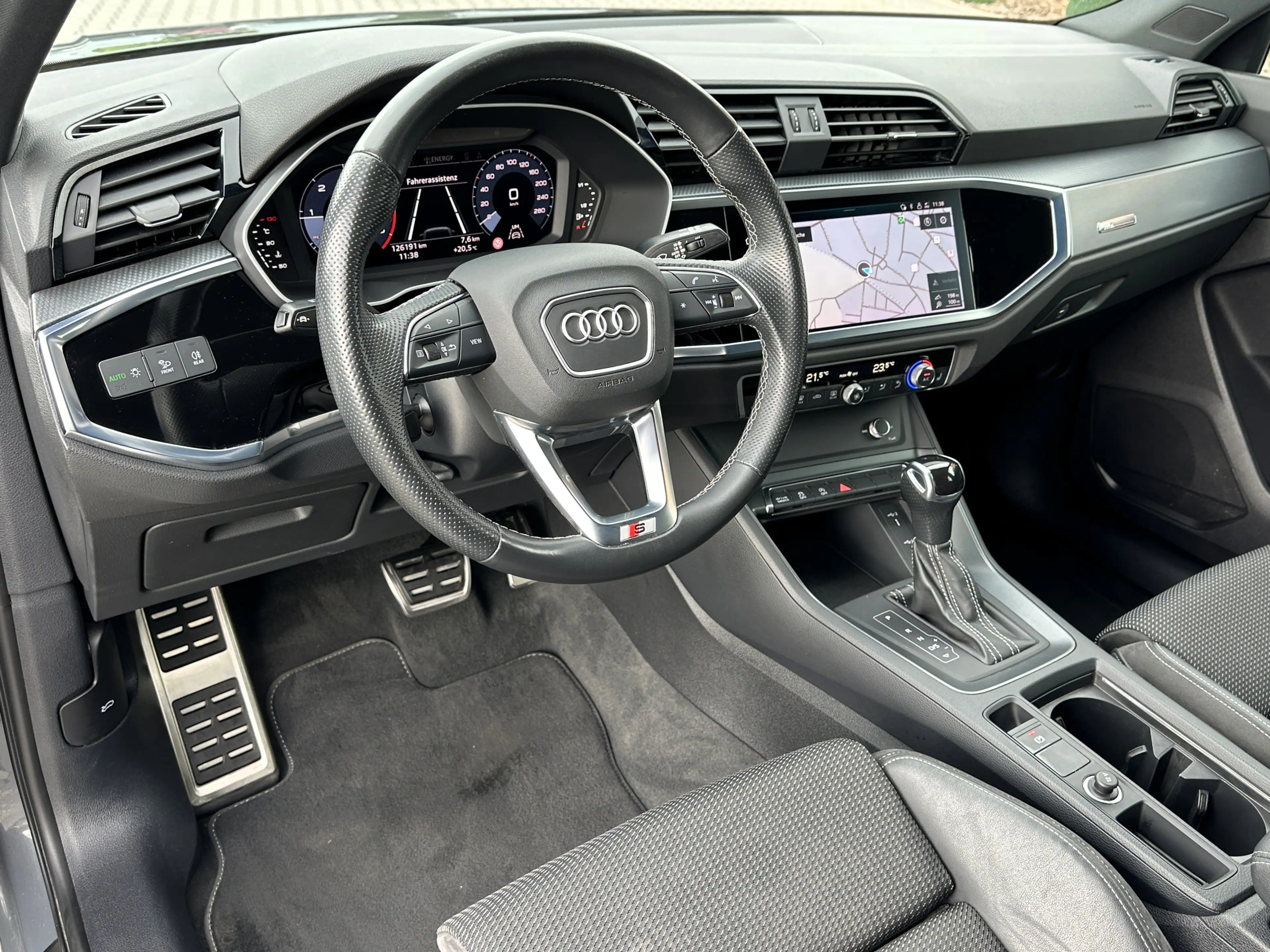Audi Q3 S-Line Int. MATRIX NAVI SHZ APS eHECK — photo 14