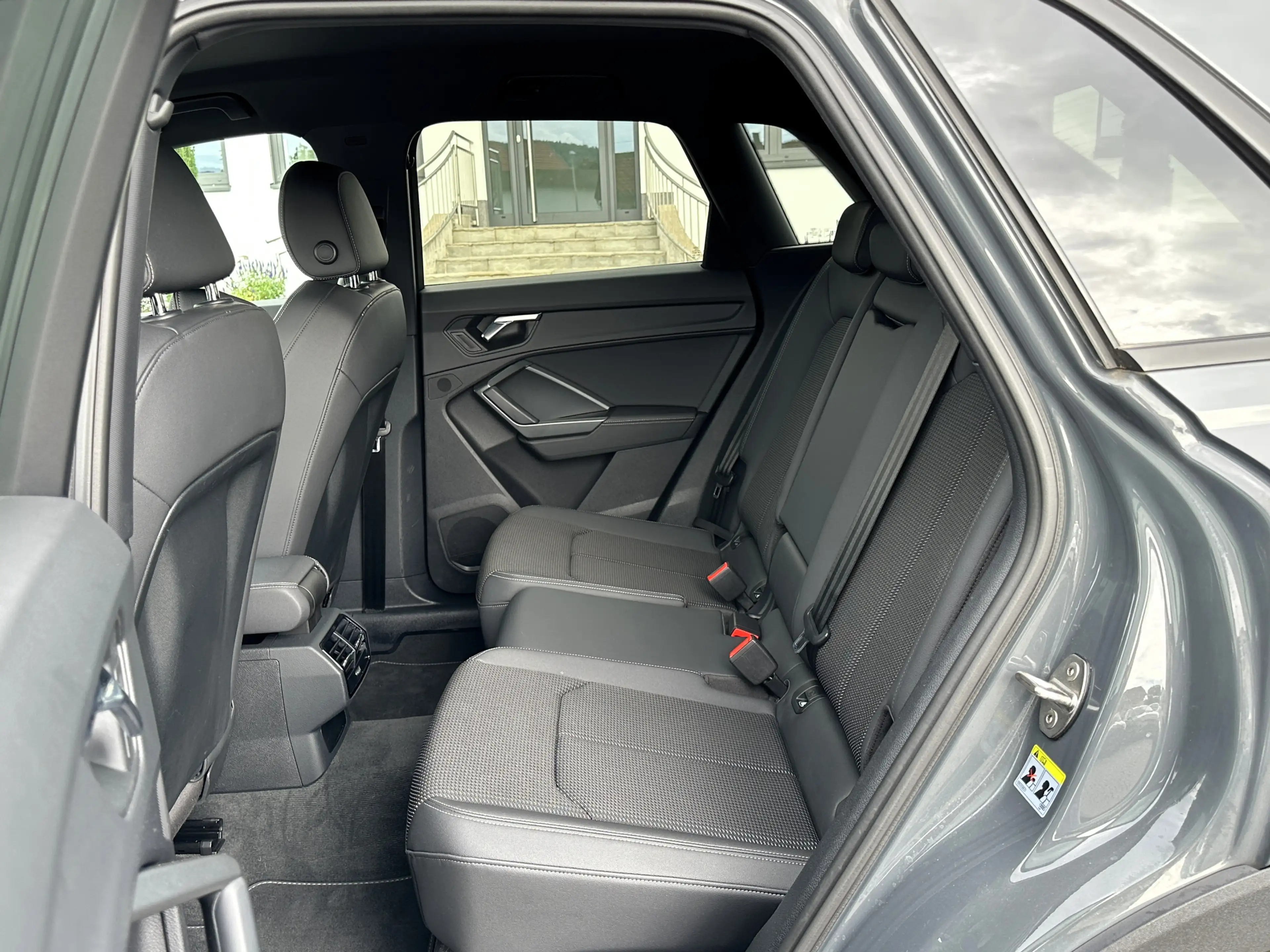 Audi Q3 S-Line Int. MATRIX NAVI SHZ APS eHECK — photo 12