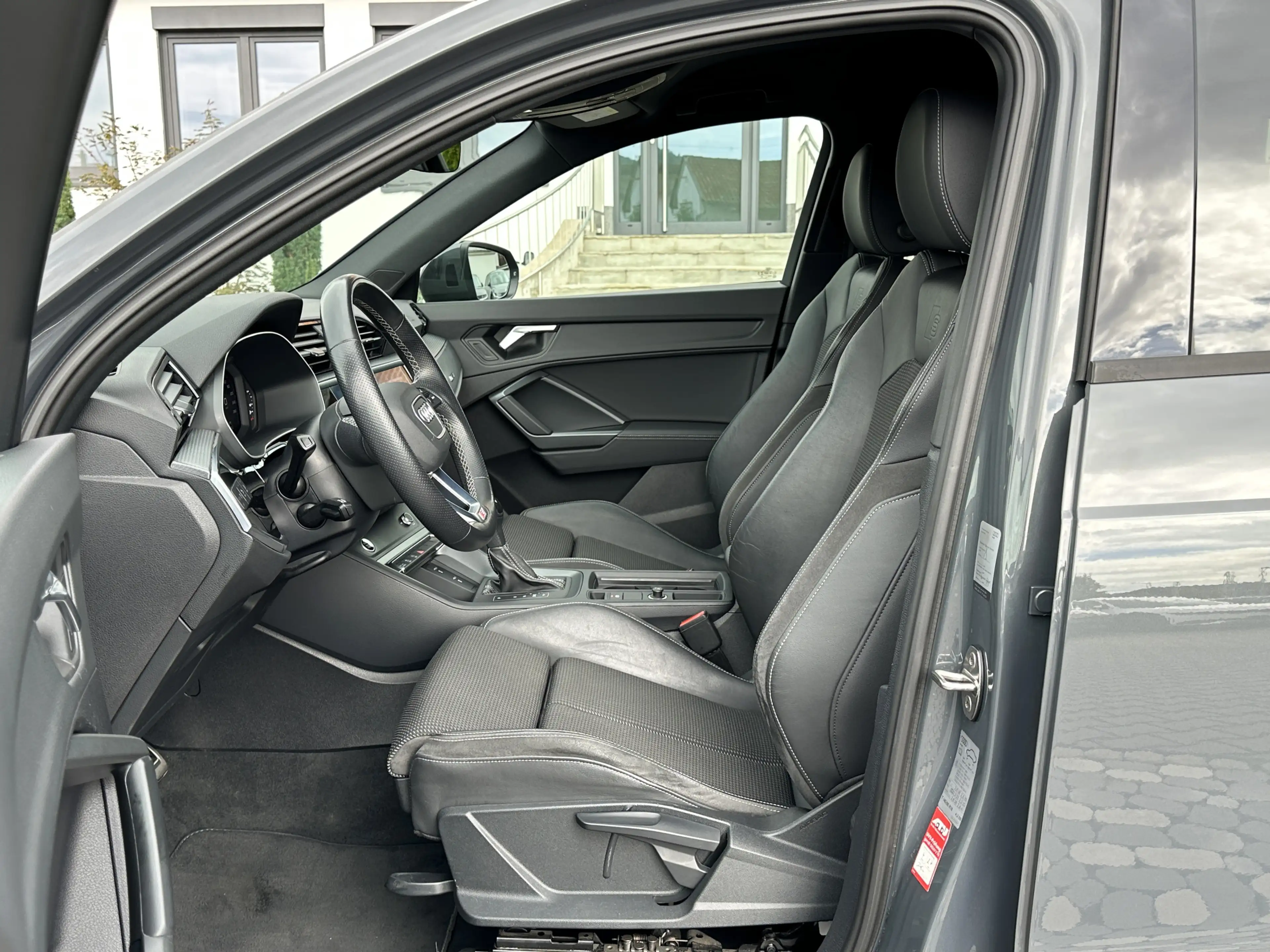 Audi Q3 S-Line Int. MATRIX NAVI SHZ APS eHECK — photo 13
