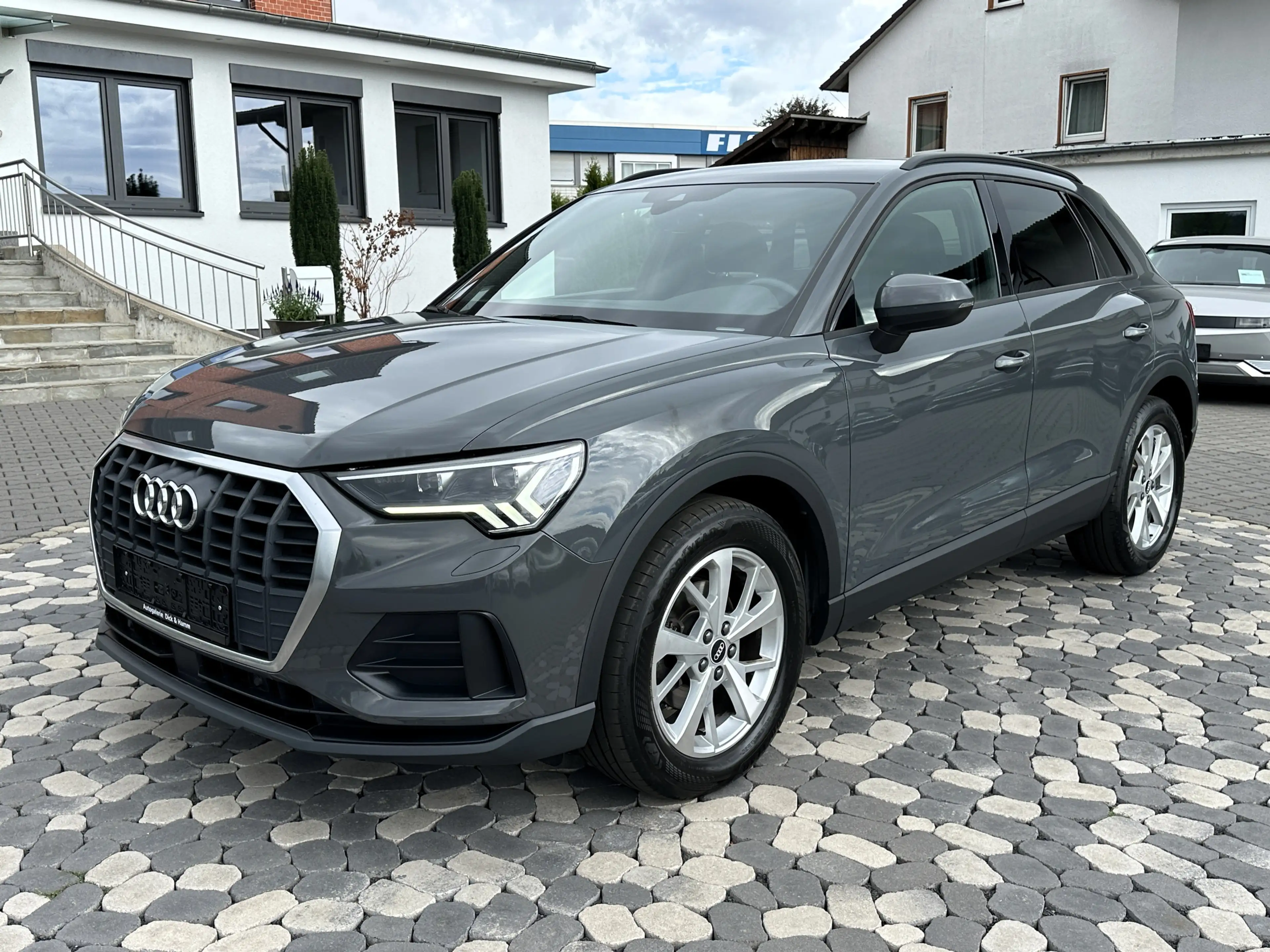 Audi Q3 S-Line Int. MATRIX NAVI SHZ APS eHECK — photo 4
