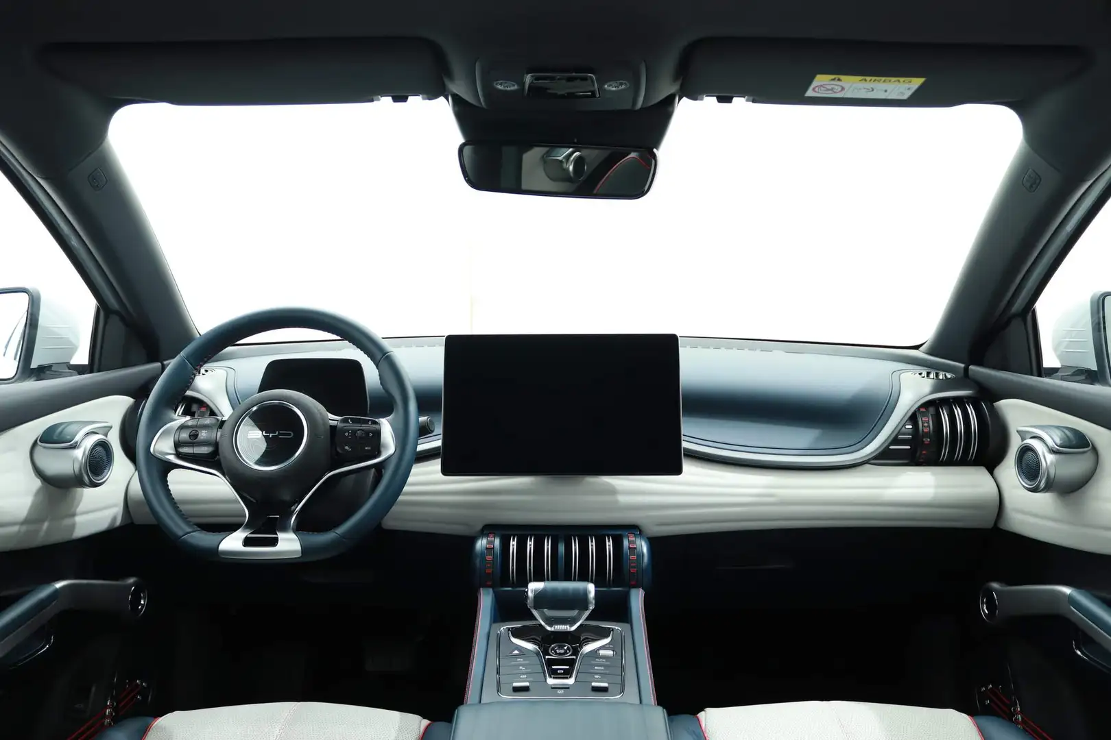 BYD Atto 3 DESIGN 60 KWH 204PK 3-FASE | Trekhaak | Panoramada Wit - 2