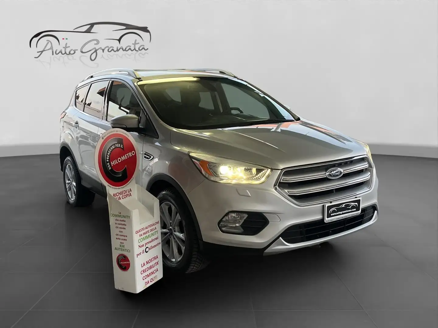 Ford Kuga 1.5 TDCi 120cv AUT. Titanium STRAFULL Plateado - 1