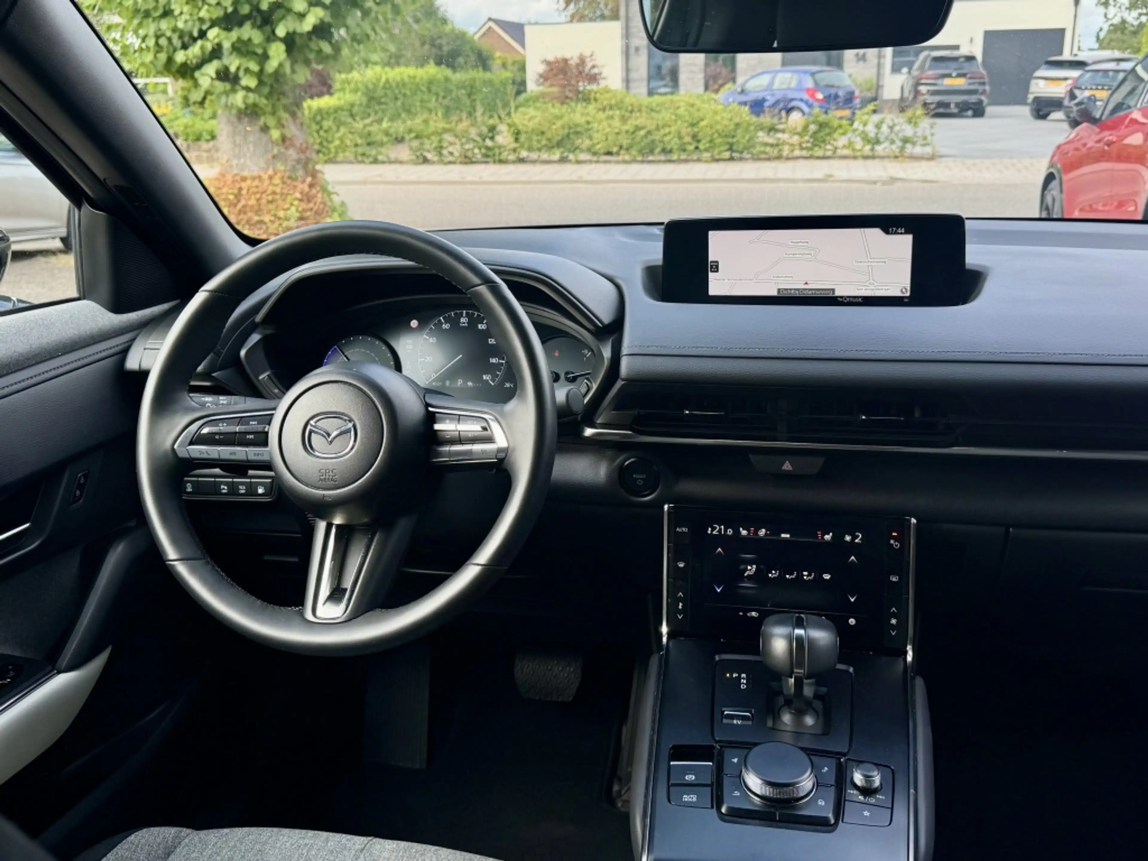Mazda MX-30 e-SkyActiv R-EV 170pk Advantage PHEV Plug-in Hybri — photo 3