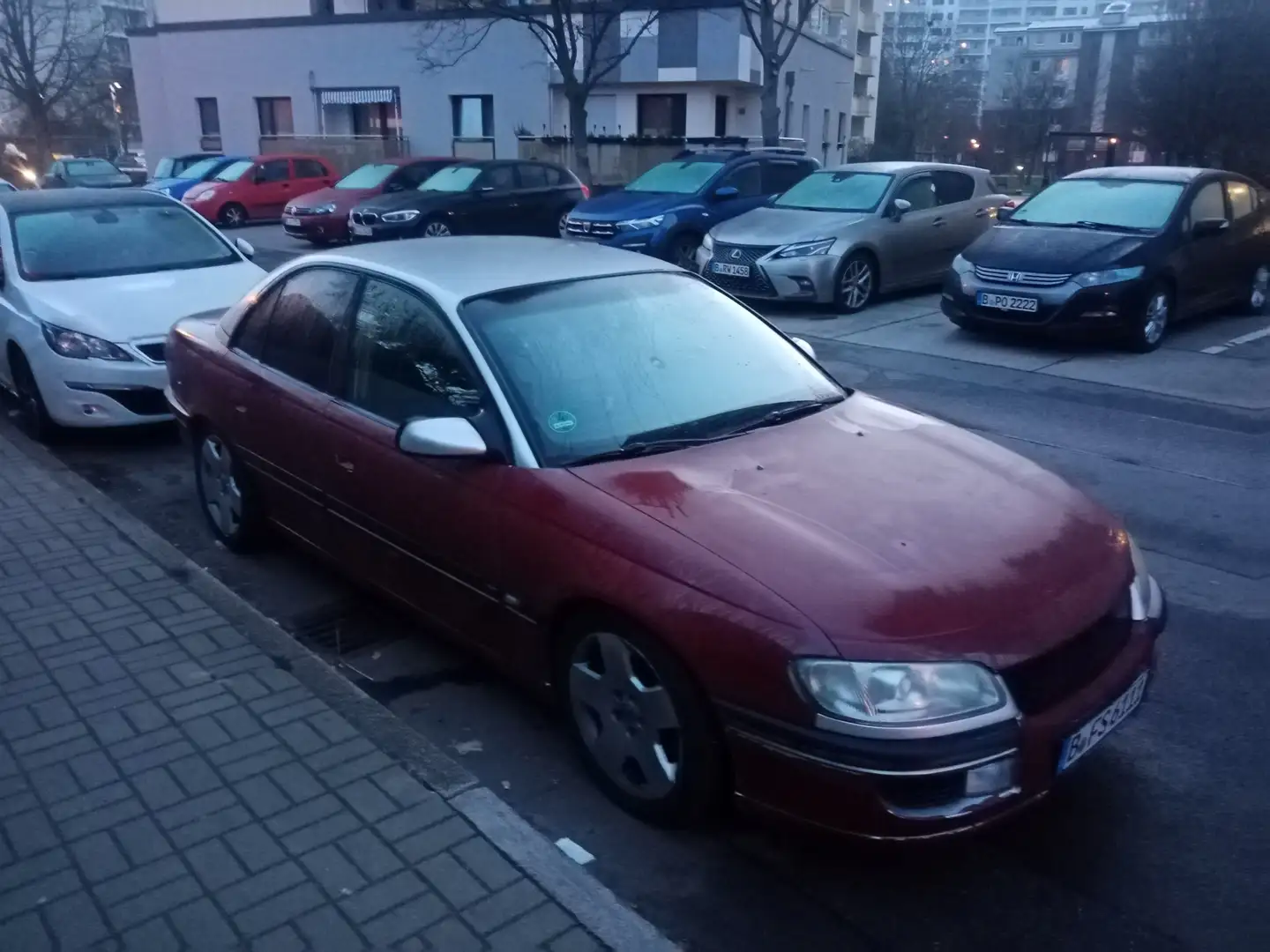 Opel Omega Omega Caravan 3.0 Sport Rood - 1