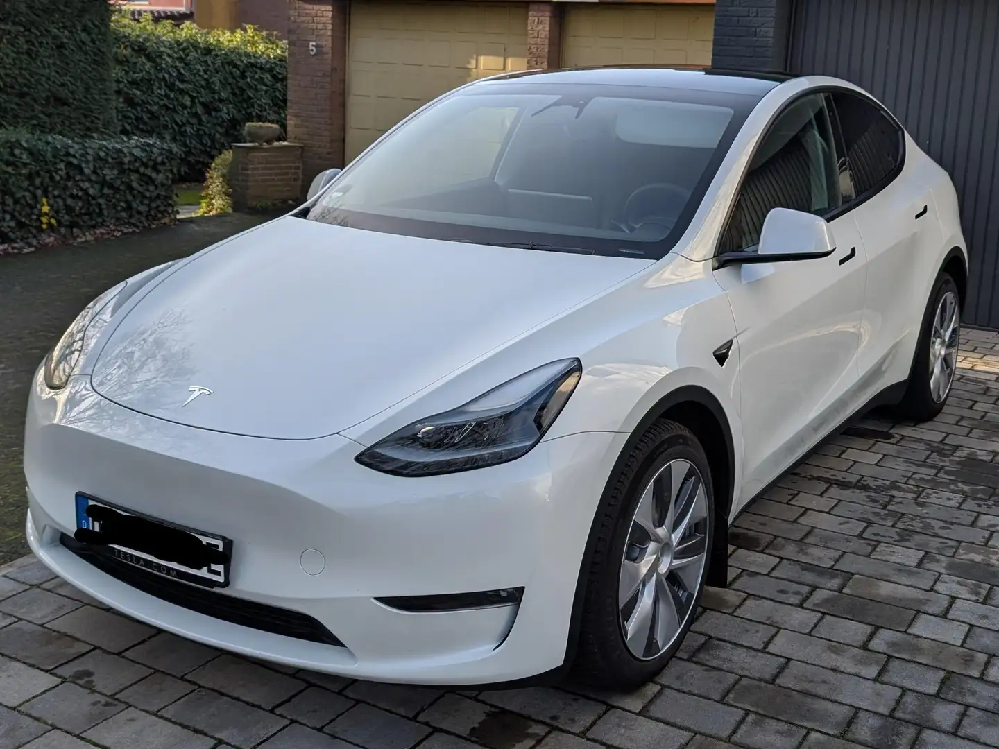 Tesla Model Y Model Y Long Range Dual Motor AWD Weiß - 1