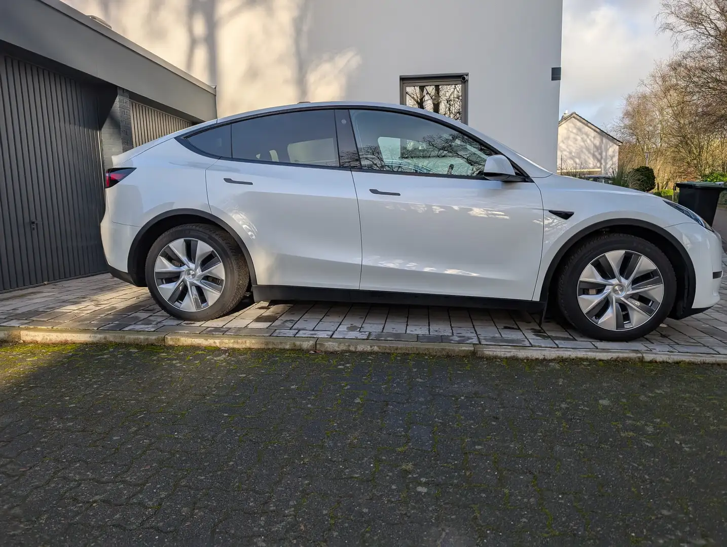 Tesla Model Y Model Y Long Range Dual Motor AWD Weiß - 2