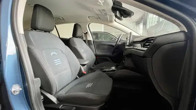 Ford Focus view 13