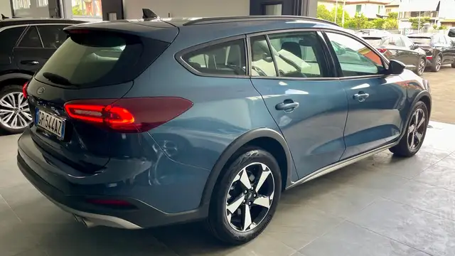 Ford Focus view 8