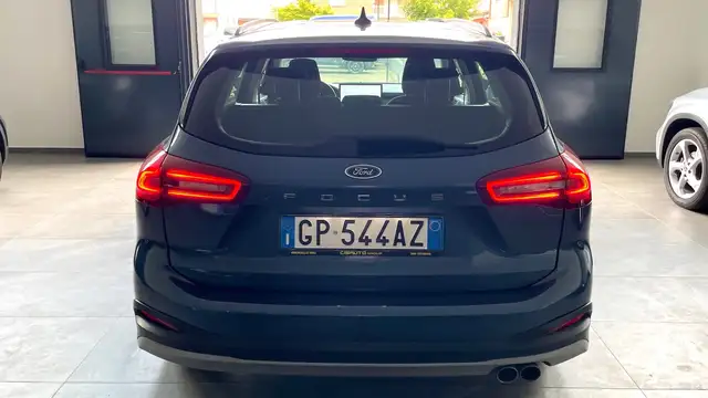Ford Focus view 7
