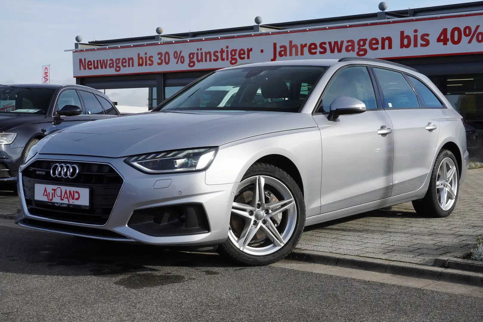 Audi A4 Avant 40 2.0 TDI quattro LED Navi ACC AHK DAB Silber - 2