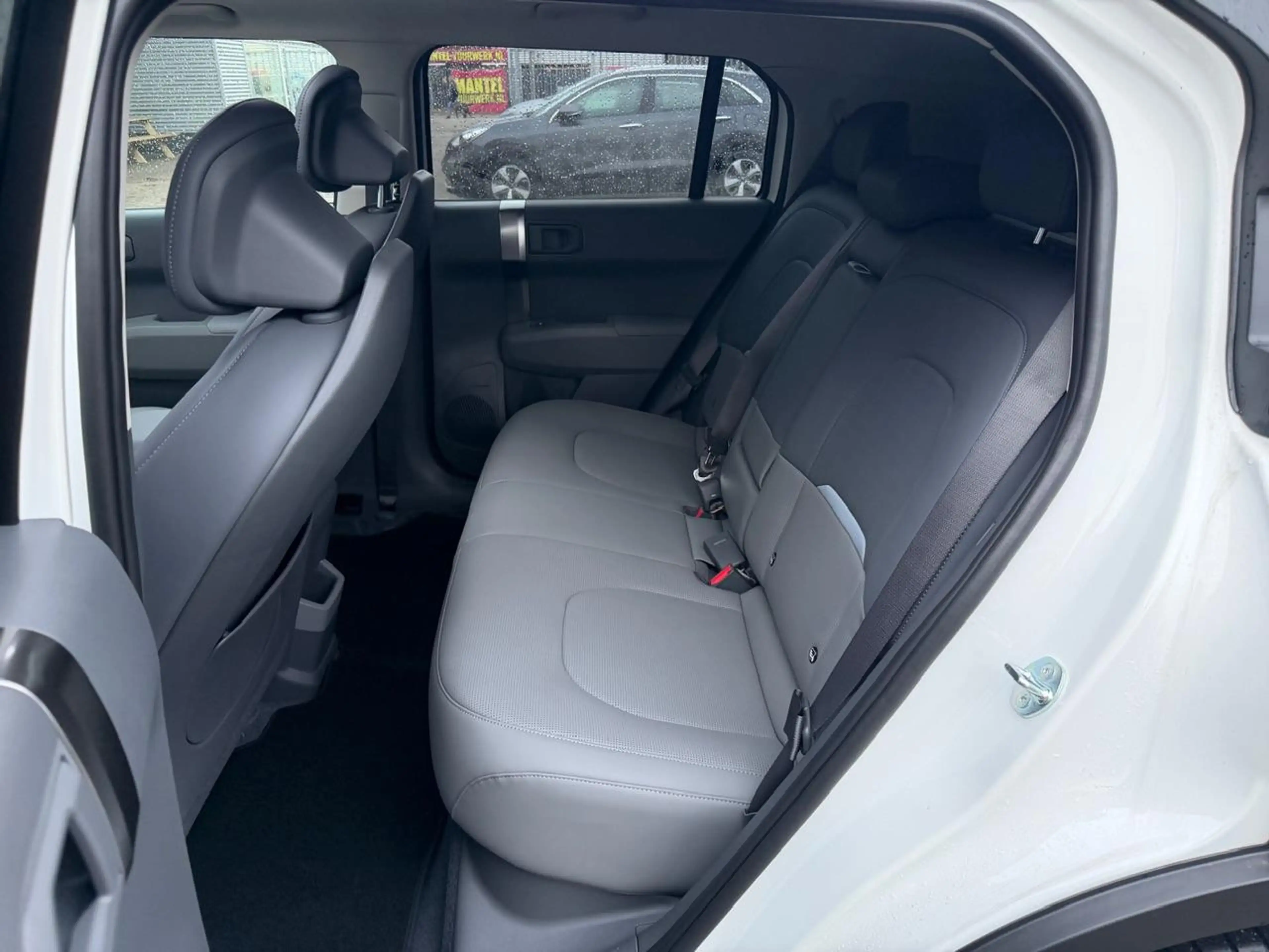Kia EV3 58,3 kWh 204pk Plus Advanced | Schuif/Kanteldak | — photo 10