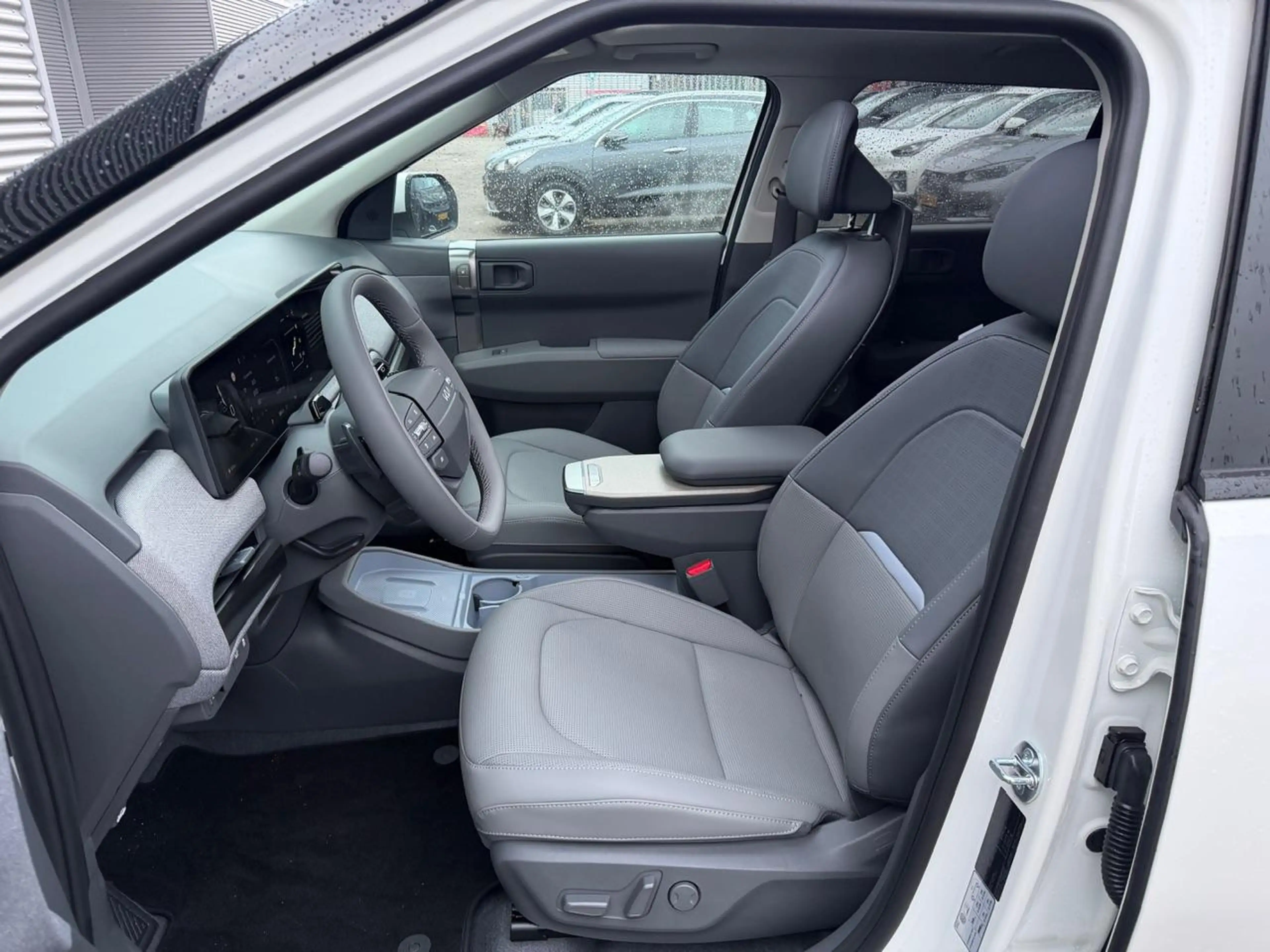 Kia EV3 58,3 kWh 204pk Plus Advanced | Schuif/Kanteldak | — photo 9