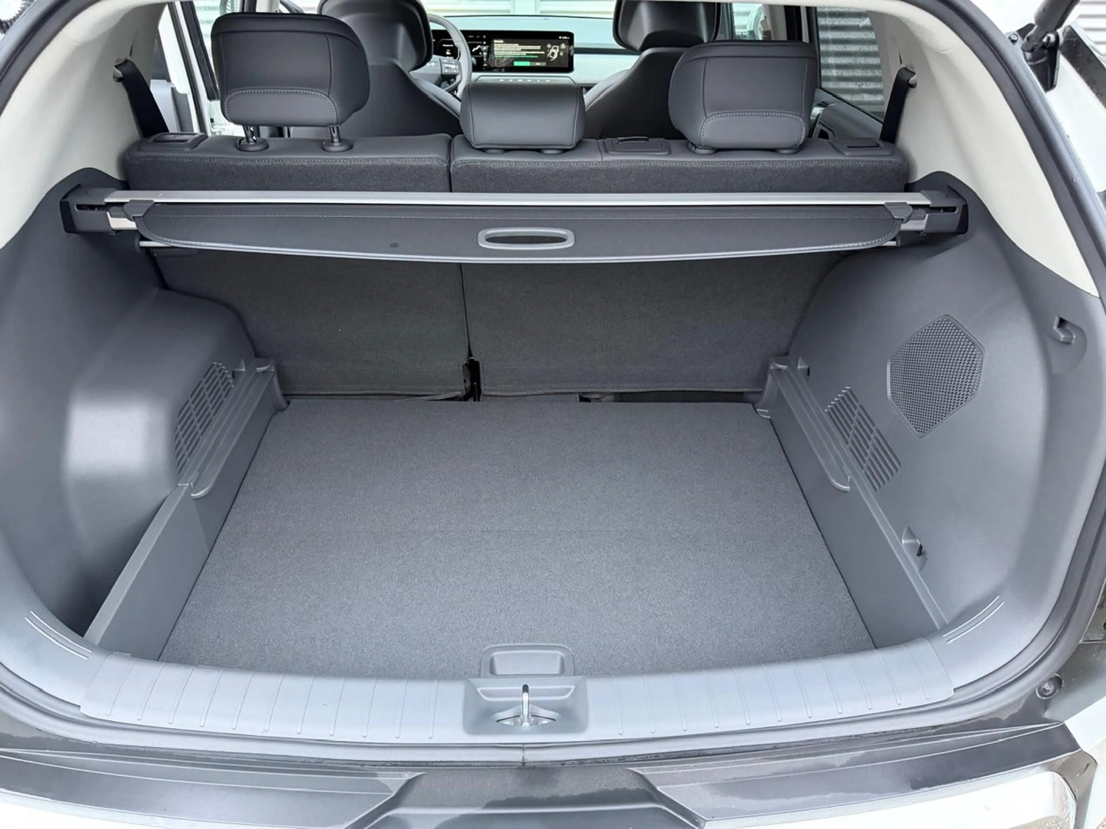 Kia EV3 58,3 kWh 204pk Plus Advanced | Schuif/Kanteldak | — photo 11