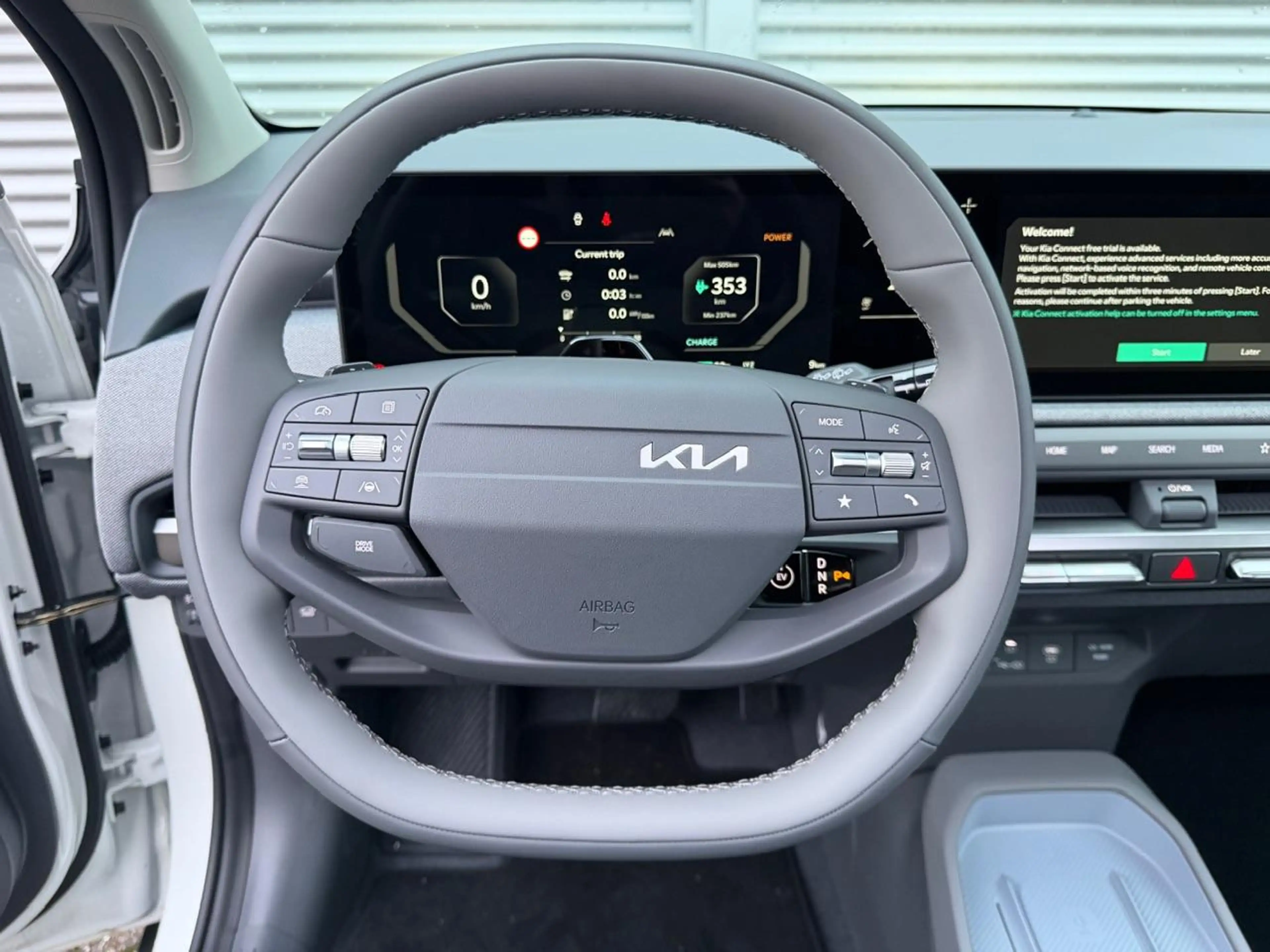 Kia EV3 58,3 kWh 204pk Plus Advanced | Schuif/Kanteldak | — photo 14