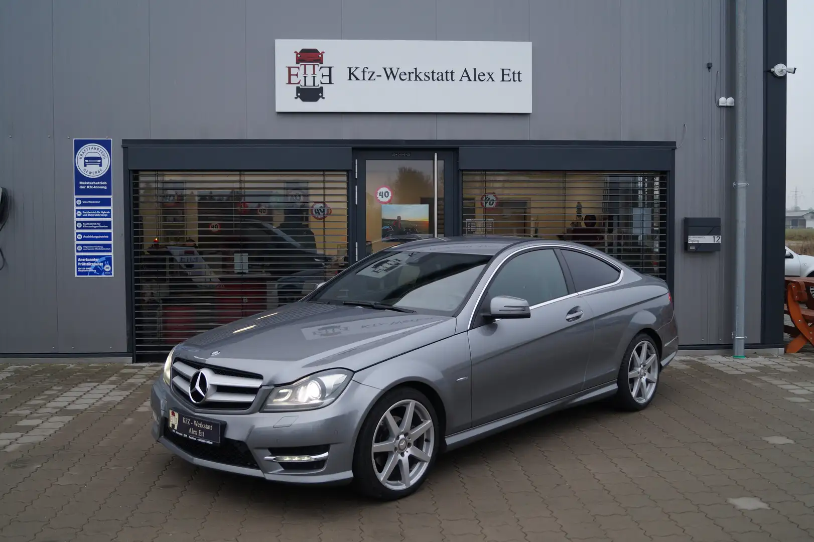 Mercedes-Benz C 250 C 250 CGI BlueEfficiency (204.347) Grau - 1