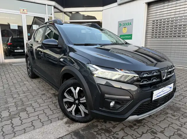 Dacia Sandero Stepway Comfort mit Klima/Infotainment/Kamera/Met.