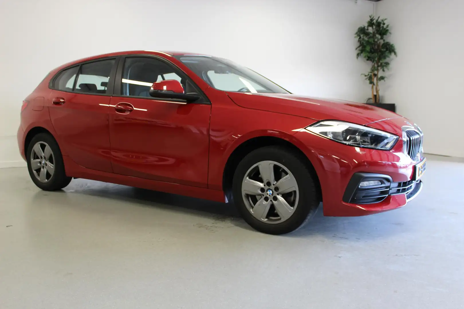 BMW 118 1-serie 118i Business Edition | NL-AUTO+N.A.P! | L Rouge - 2