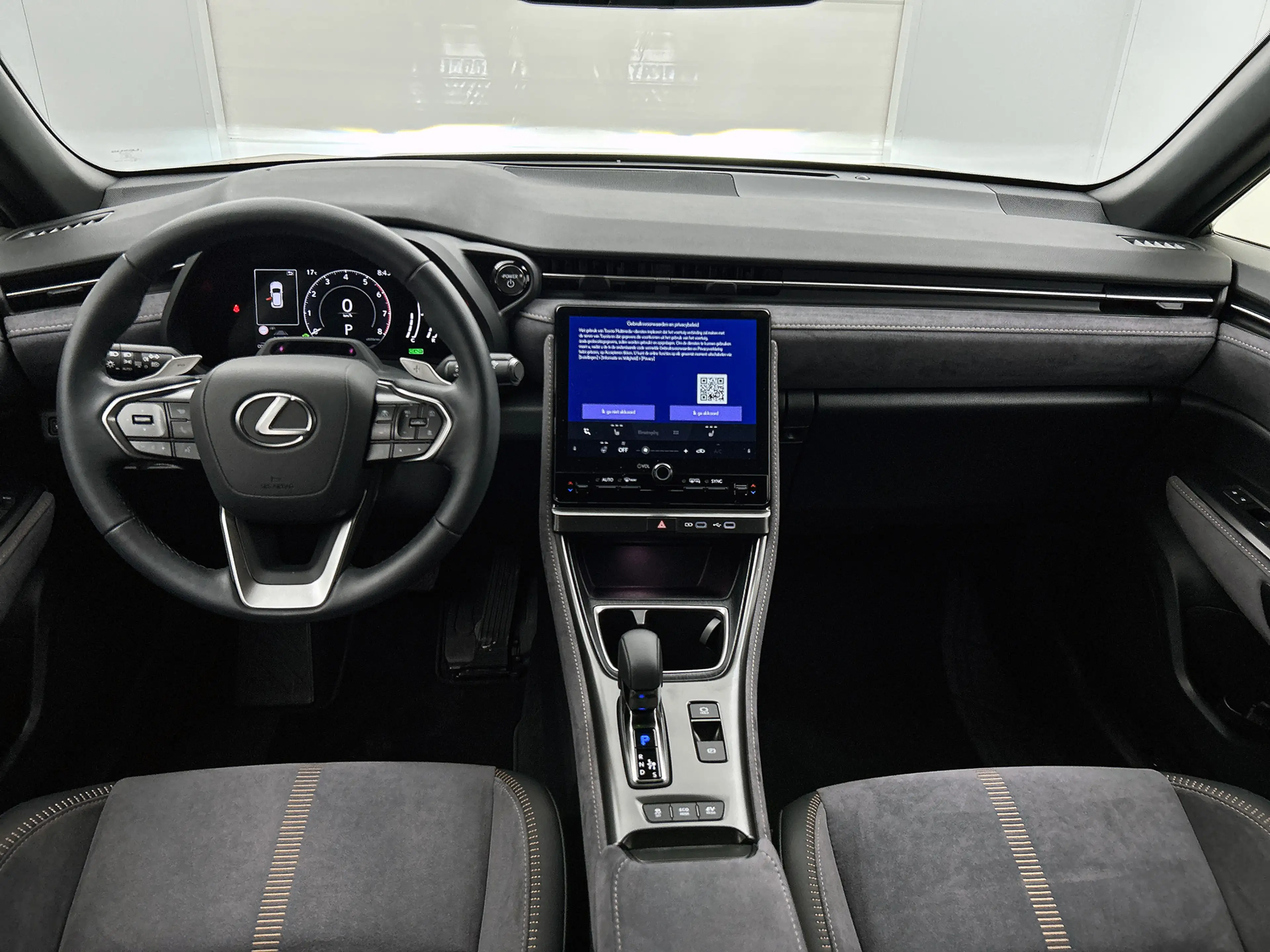 Lexus LBX Cool 2WD | Parkeersensoren V+A | Blindspot | Stuur — photo 4