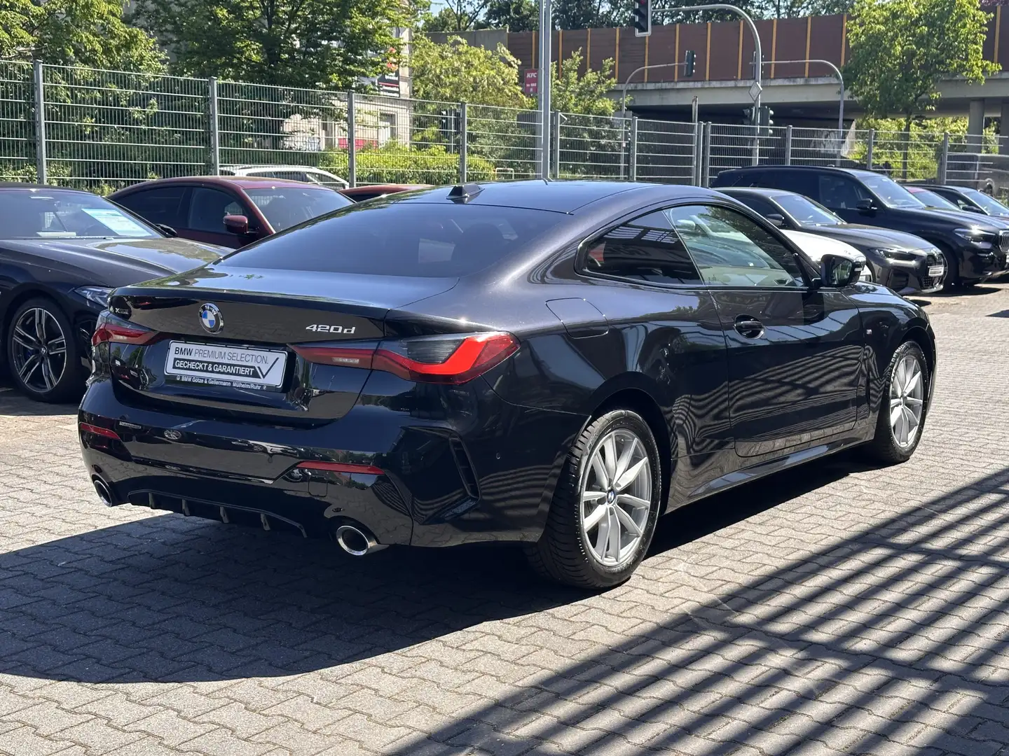 BMW 420 d xDrive M Sport //HeadUp Stop&Go FACELIFT Schwarz - 2