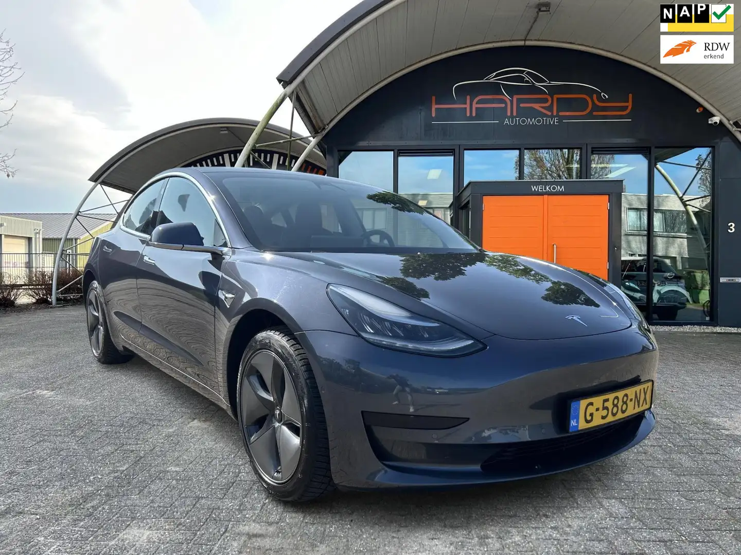 Tesla Model 3 Standard RWD Plus 60 kWh 87% SOH Trekhaak (1.000kg Grigio - 1