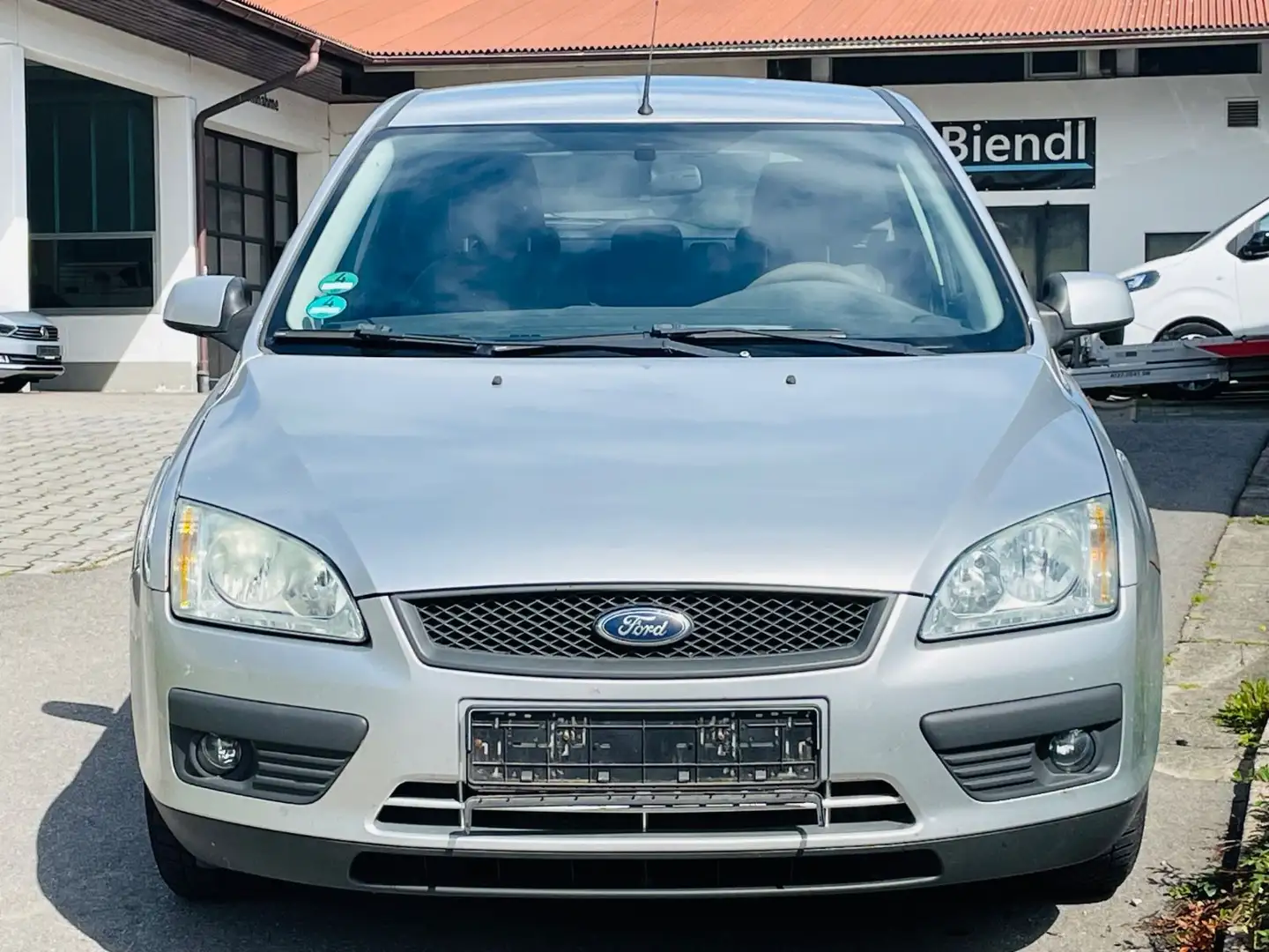 Ford Focus Lim. Fun X Silber - 2