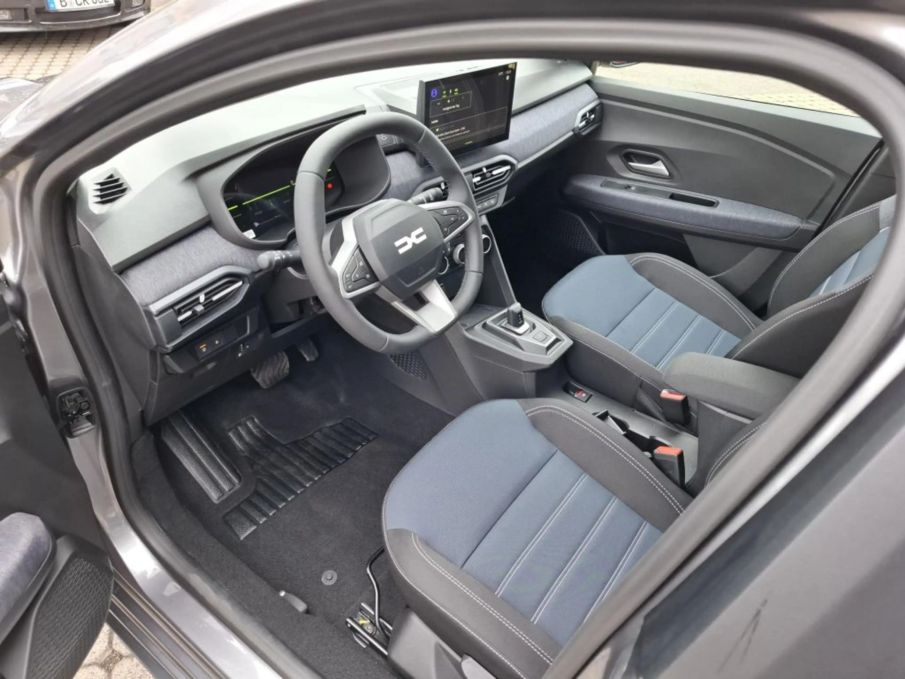Dacia Jogger Hybrid 155 Journey (DJF) — photo 7