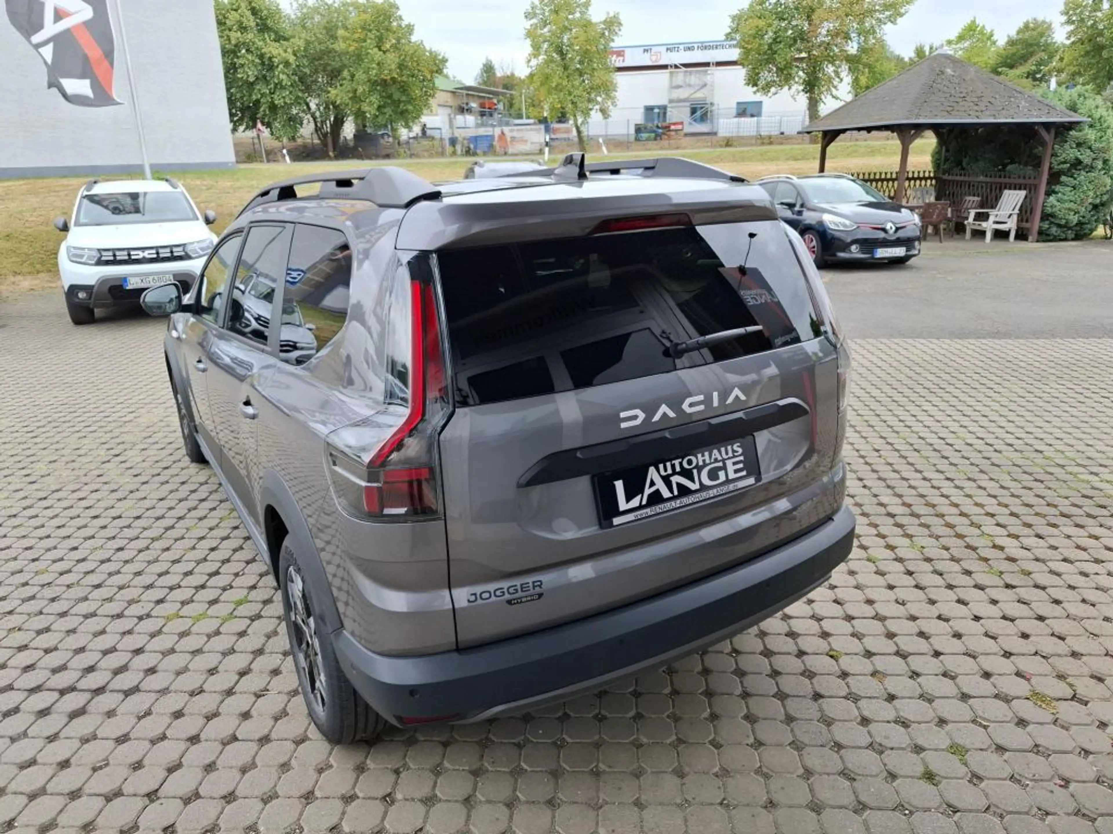 Dacia Jogger Hybrid 155 Journey (DJF) — photo 4
