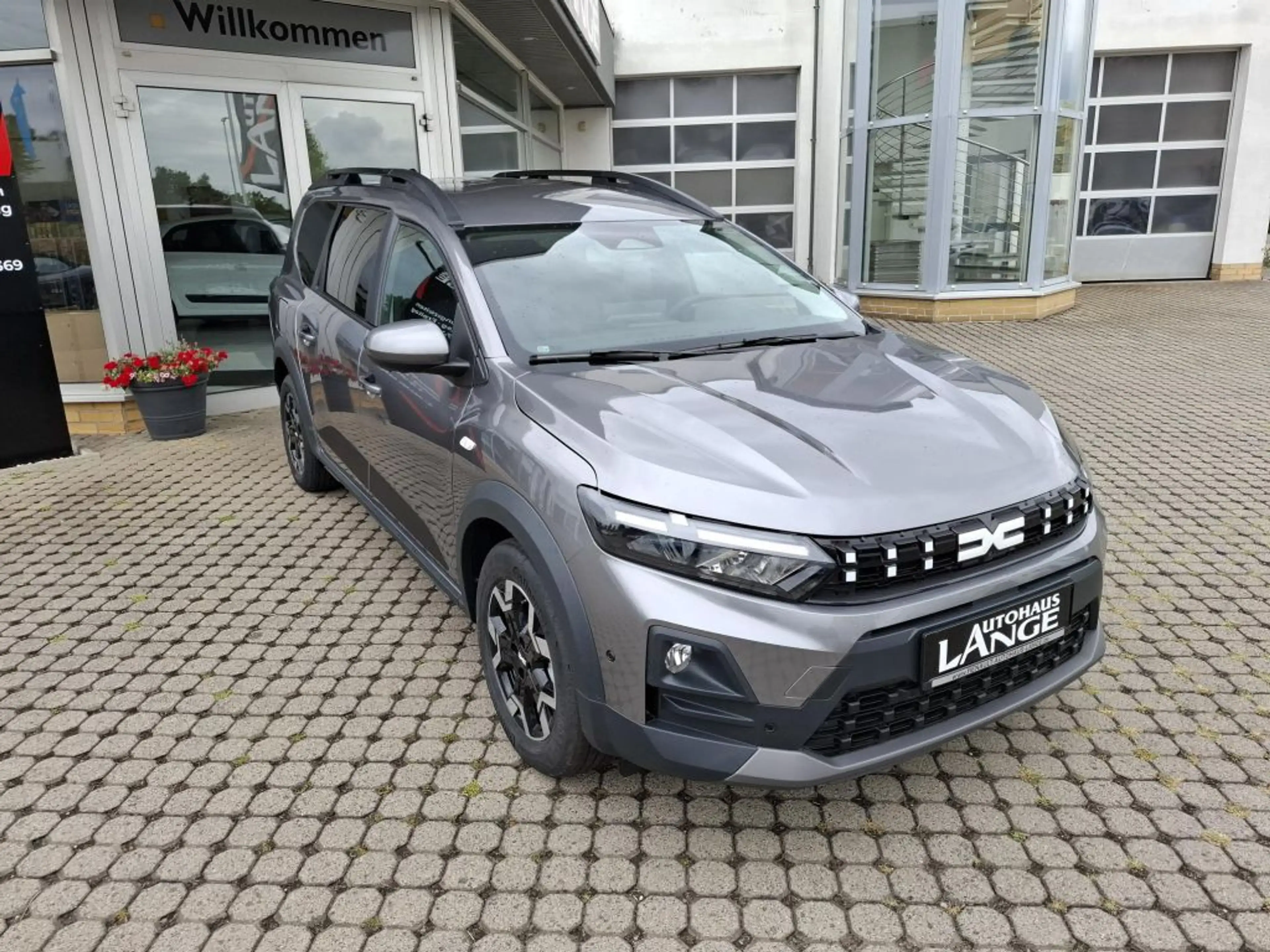 Dacia Jogger Hybrid 155 Journey (DJF) — photo 2