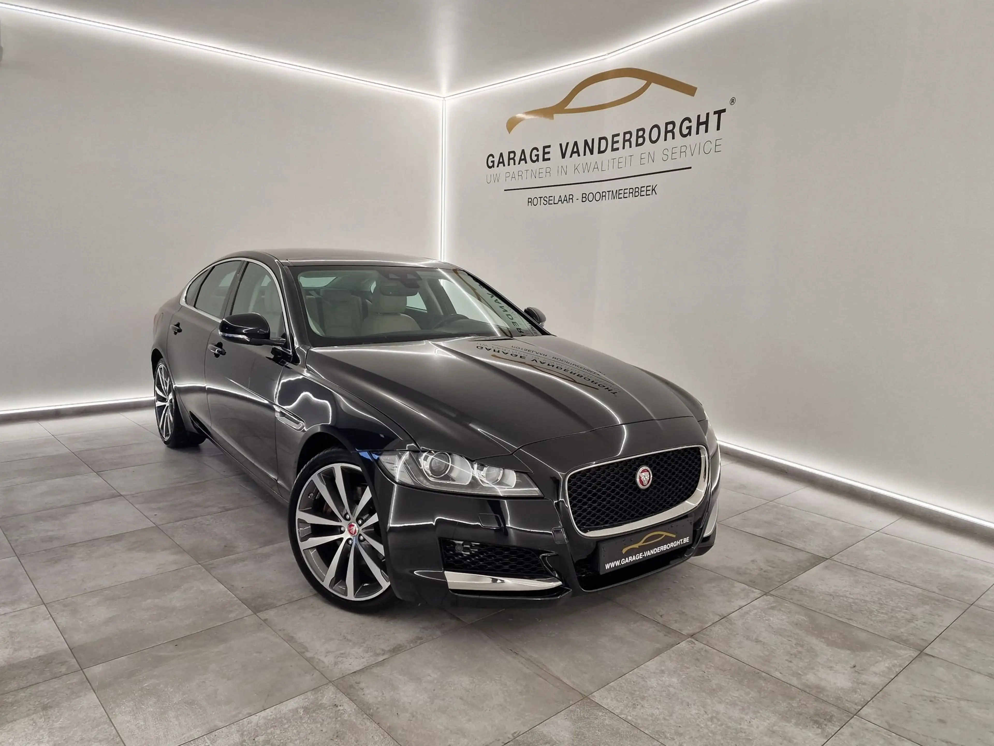 Jaguar XF PORTFOLIO BENZINE AUTOMAAT OPEN DAK 57000KM!!!!