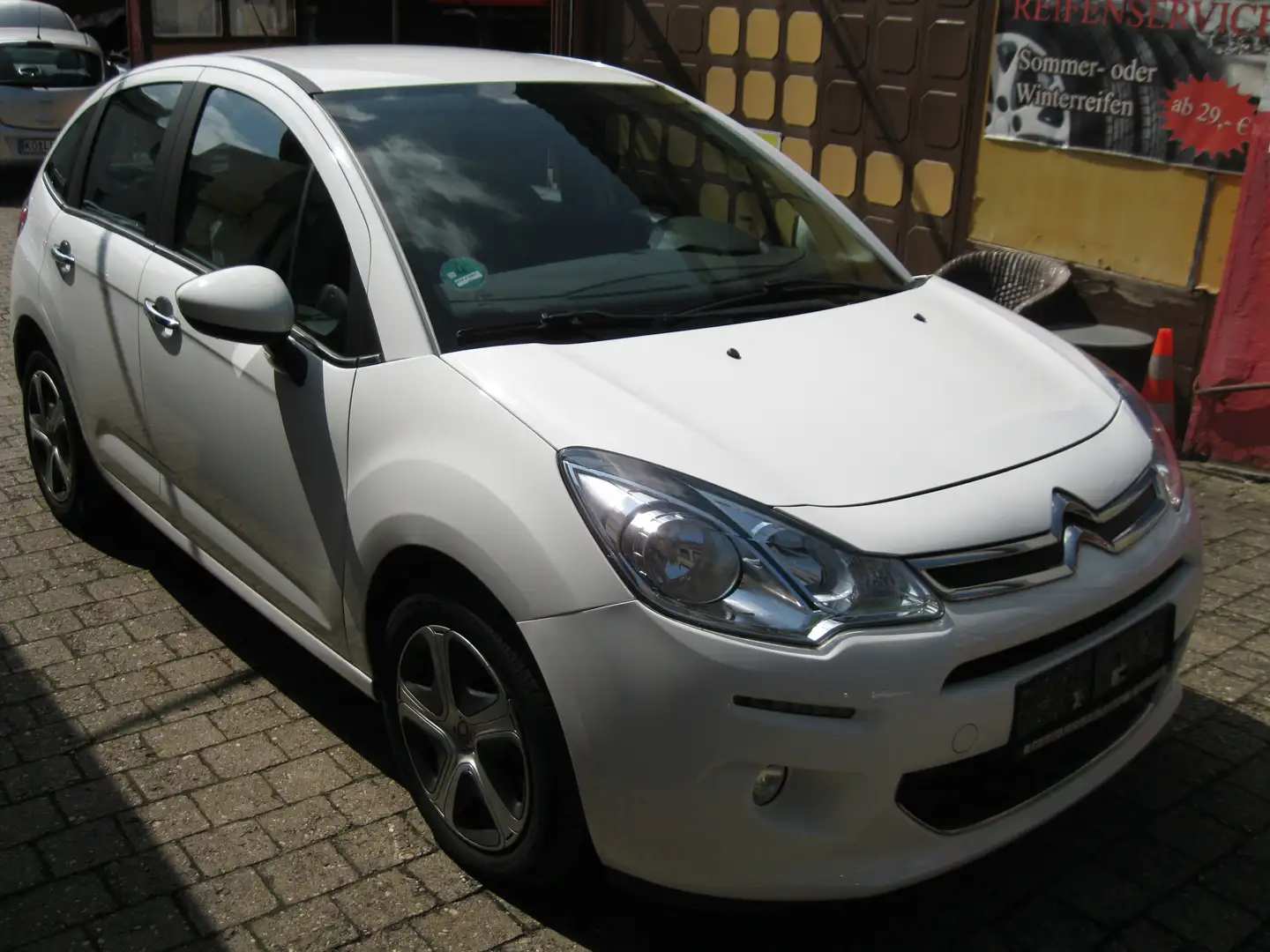 Citroen C3 Pure Tech (VTi) 82 Selection Weiß - 2