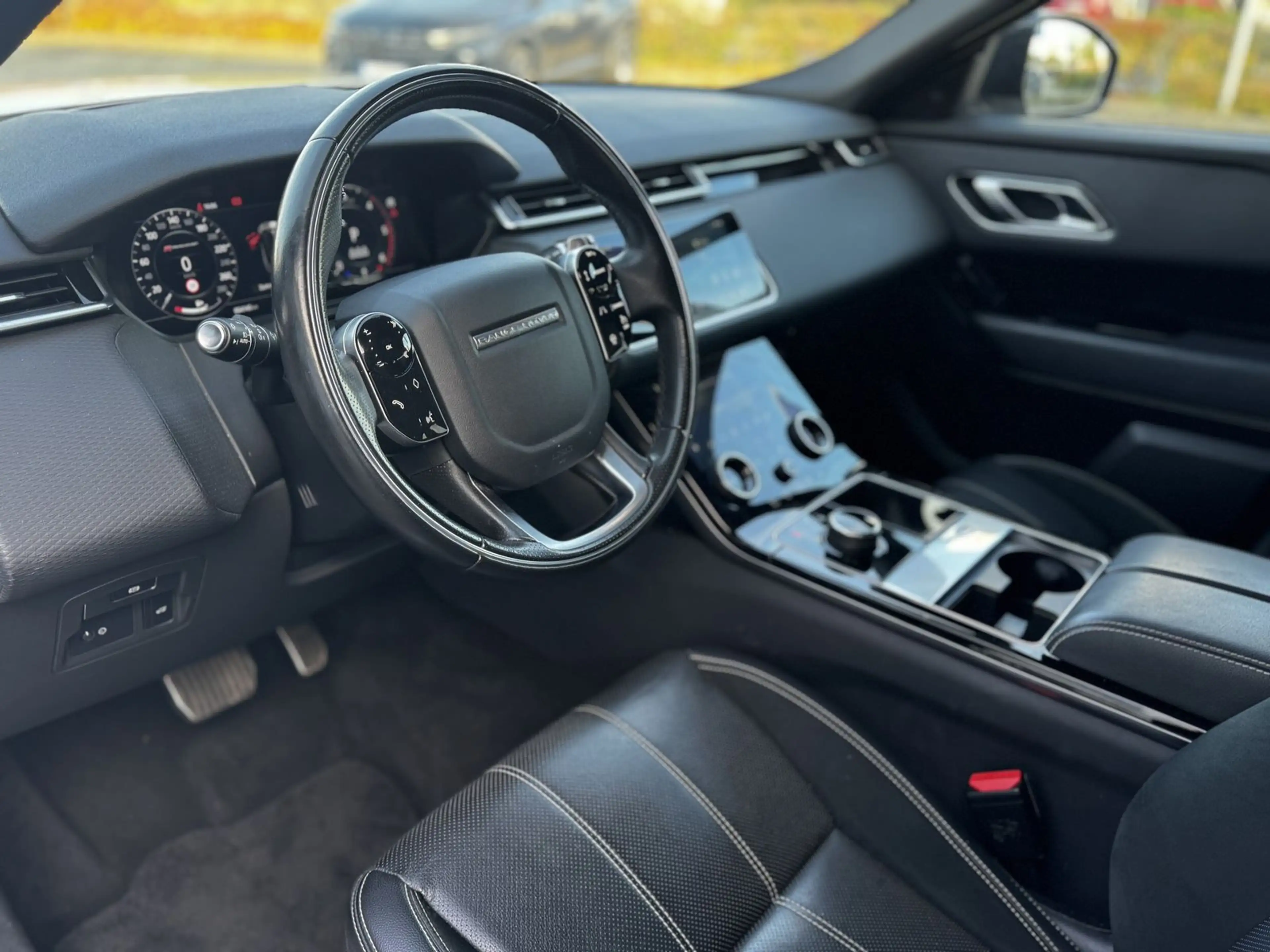 Land Rover Range Rover Velar 3.0d R-Headup Pano Luftfed 360 — photo 8