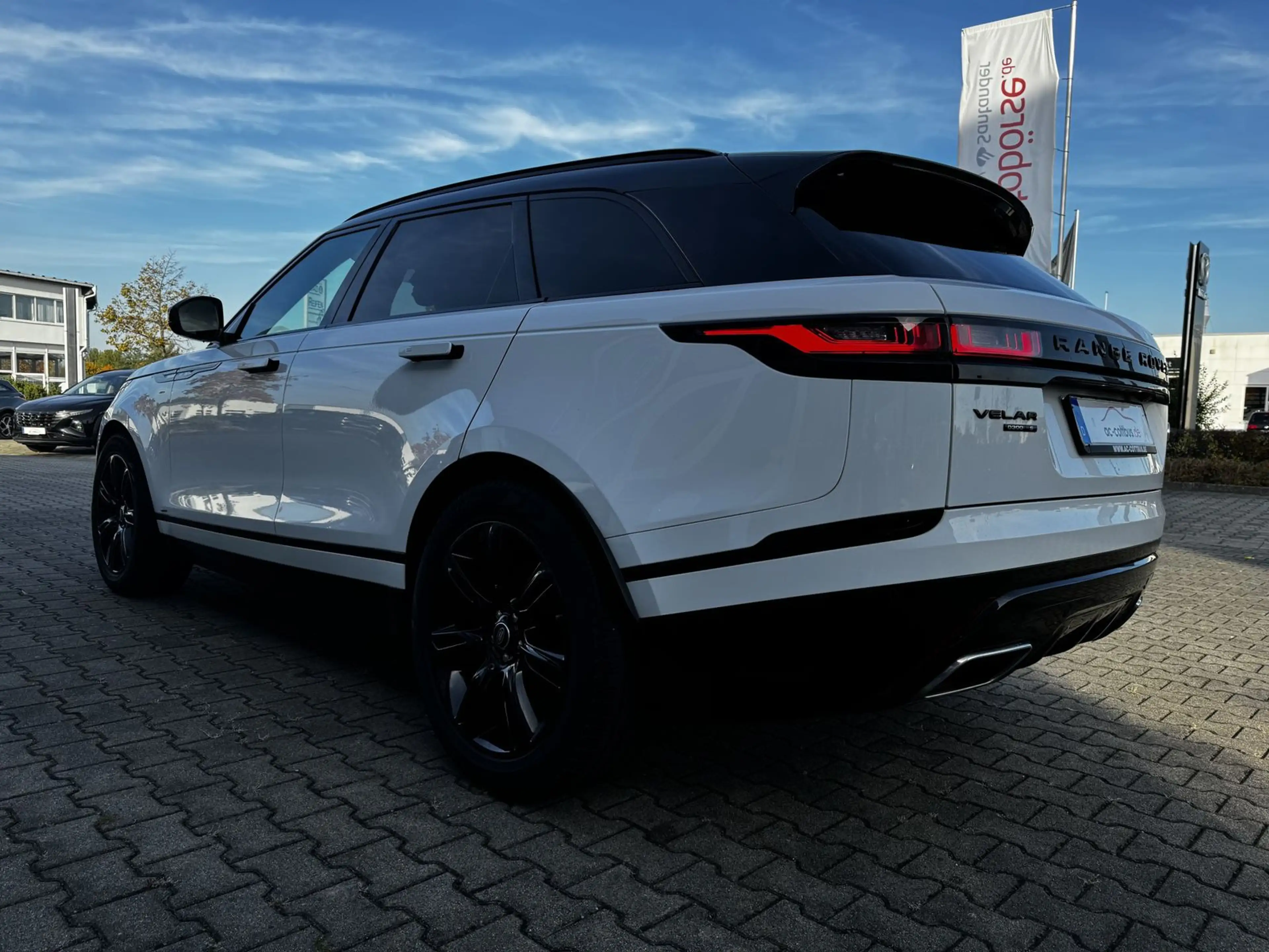 Land Rover Range Rover Velar 3.0d R-Headup Pano Luftfed 360 — photo 5